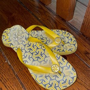 Tory burch flip flops